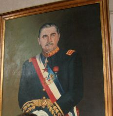 pinochet portrait at escuela militar lobby